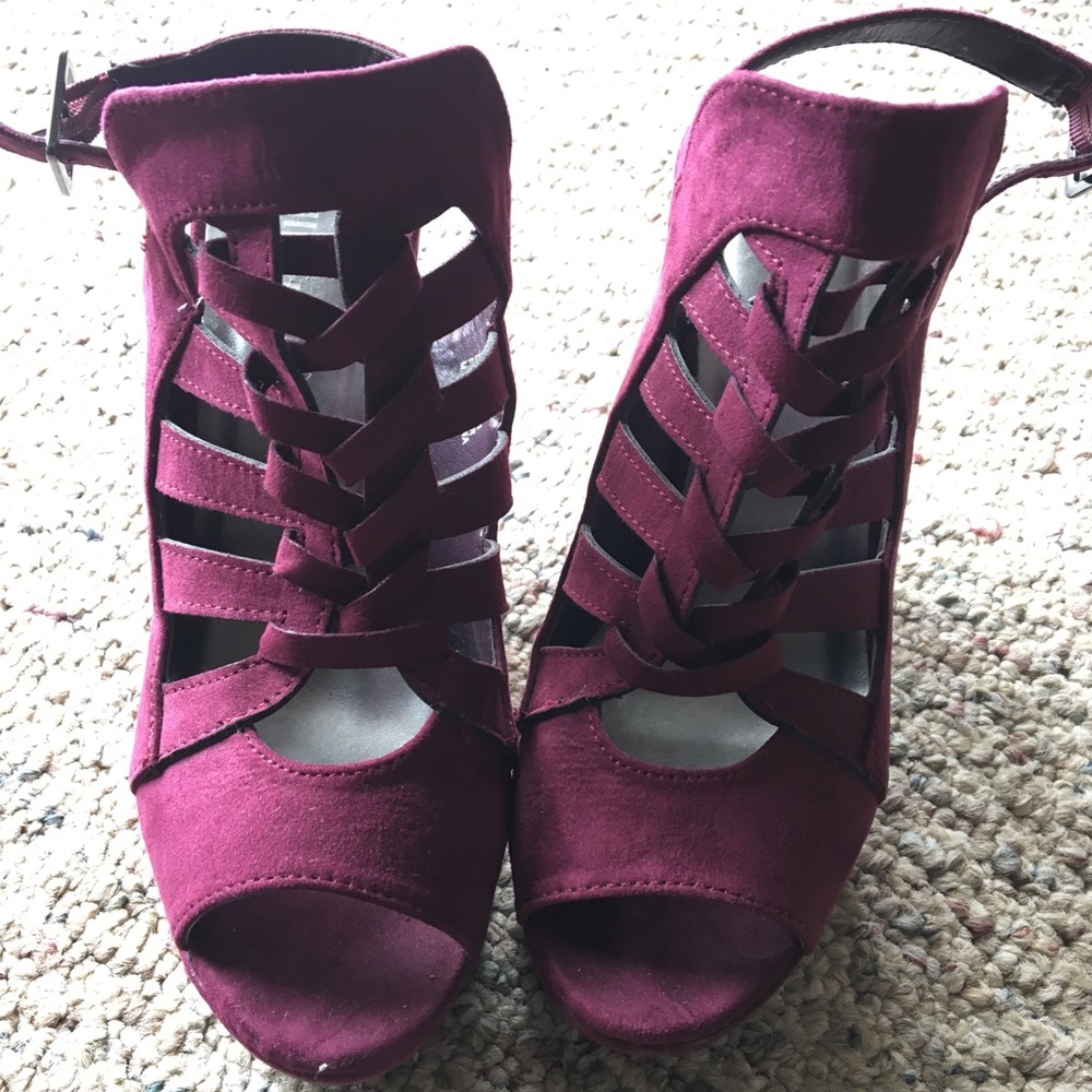 Sexy Magenta Wedges